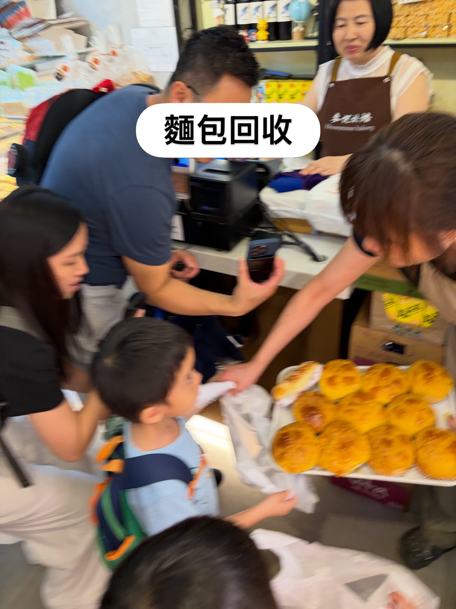 【惜食企劃】愛心滿載：親子攜手回收麵包，為100位老友記送上暖心早餐