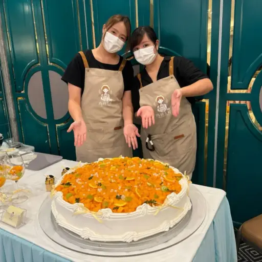 新鮮生果大蛋糕現場製作